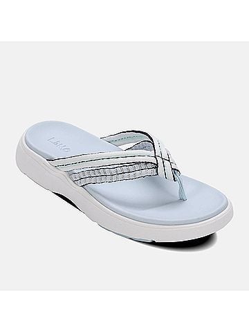 Lamo Women's Classic Nami Thong Sandal in Blue (view 2)