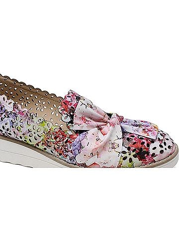 Django & Juliette Women's Omilla Slip-On in Pastel Multi-White Sole Leather (view 2)