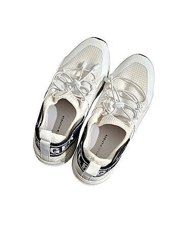 Tommy Hilfiger Sneakers (view 2)