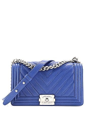 Chanel Boy Medium (view 1)