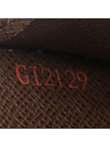 Louis Vuitton Zippy Wallet  (view 2)
