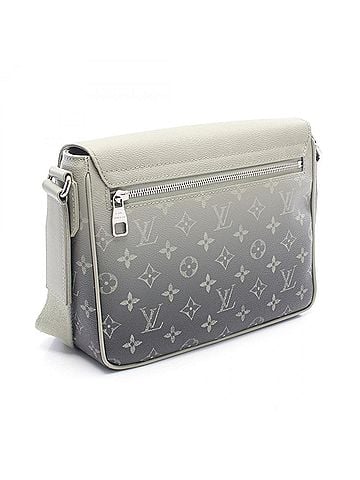 Louis Vuitton Louis Vuitton District PM NV3 Shoulder Bag/Handbag, Coated Canvas and Leather, Men's, Khaki (M11593) (view 2)