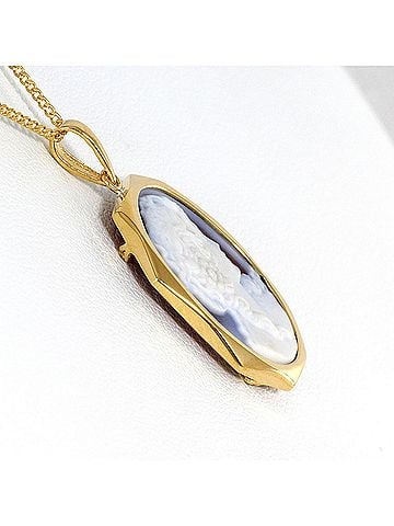 Unbranded 18K (18-karat) Yellow Gold Necklace with Shell Cameo, Total Weight 4.4g, 40cm, Like New Condition. (view 2)
