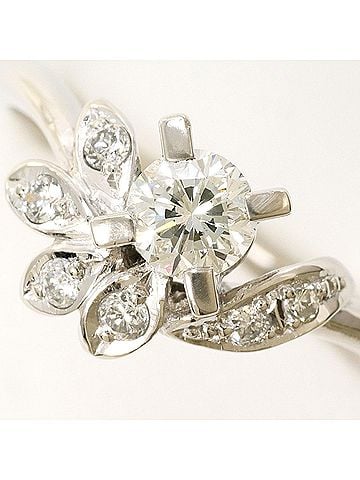 Unbranded PT900 Platinum Ring, 1 Diamond (0.33ct) and 0.11ct (SI1 clarity), with Certificate of Authenticity, Total Weight 4.8g, Like New Condition. (view 2)