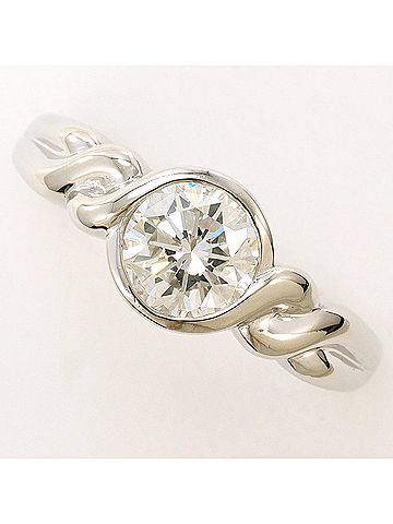 Unbranded PT900 Platinum Ring, 1 Diamond, 1.055ct, VS2 Clarity, Certified, Total Weight 7.9g, Like New Condition. (view 1)
