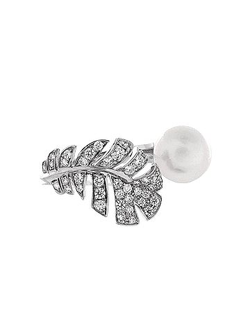 Chanel Plume De Chanel Ring 18K White Gold and Diamonds with Pearls (view 2)