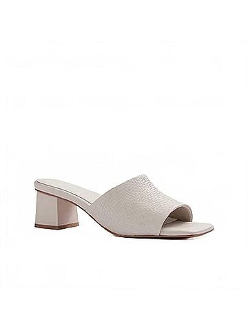 Frankie4 Women's Kennedy Weave Heel in Bone (view 2)