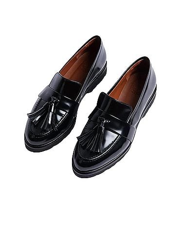 Penelope Chilvers Women's Irvine Tassel Leather Loafer in Black (view 2)