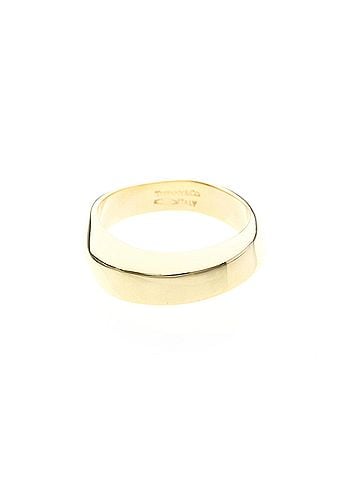 Tiffany & Co. Tiffany Knife Edge Ring Yellow Gold (18K) Fashion No Stone Band Ring Gold (view 1)