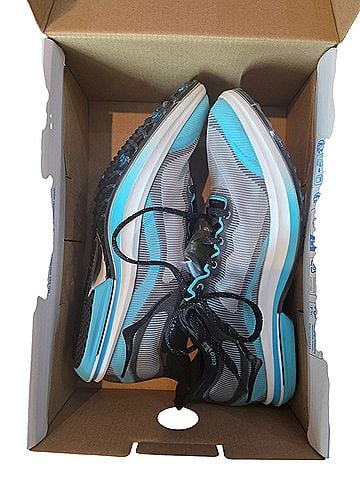 Hoka Cielo X 3 MD Sneakers (view 2)