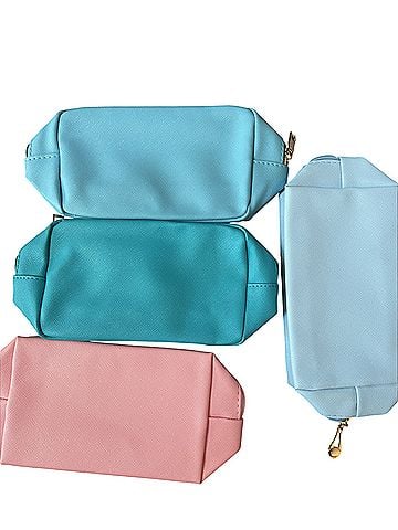 Amazon Basics Makeup Bag (view 2)