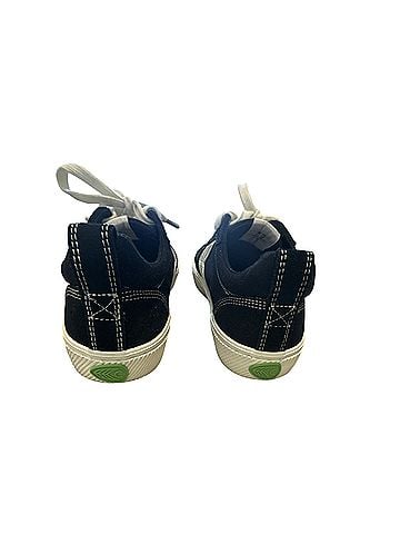 Cariuma Sneakers (view 2)