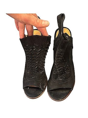 Not Rated Heels (view 1)