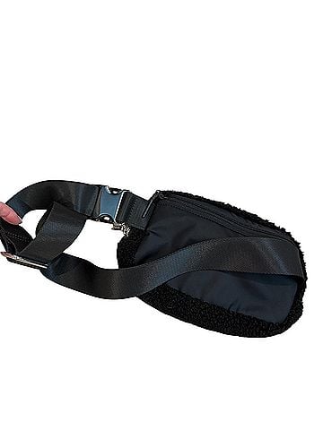 Lululemon Athletica Sherpa belt bag Belt Bag (view 2)