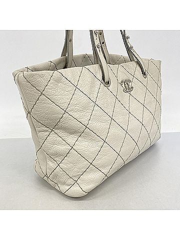Chanel Chanel Tote Bag On the Rose Leather Gray Women's (view 2)