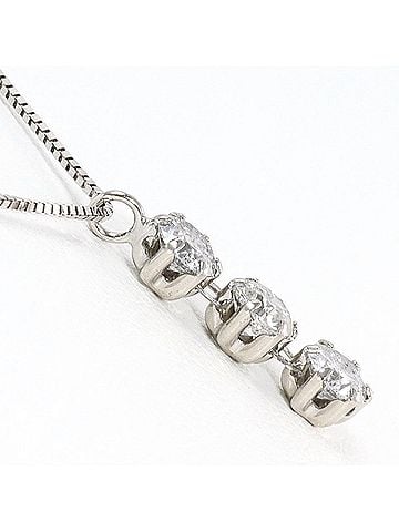 Unbranded 18K (18-karat white gold) necklace with 0.5ct diamond, total weight 1.3g, 40cm length, like new condition. (view 2)