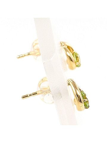 Unbranded 18K (18-karat) yellow gold earrings with peridot stones. Total weight: 0.3g. Like new condition. (view 2)