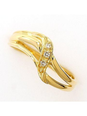 Unbranded 18K (18-karat) yellow gold ring with a 0.03ct diamond, total weight 2.3g, like new. (view 1)