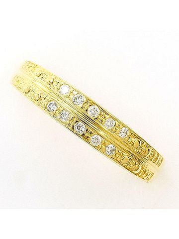 Unbranded 18K (18-karat) yellow gold ring with a 0.06ct diamond, total weight 1.6g, like new. (view 1)