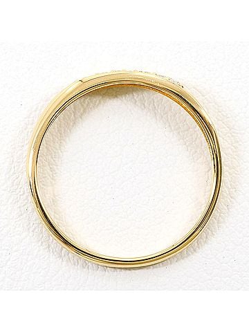 Unbranded 18K (18-karat) yellow gold ring with 1 diamond (no carat marking), total weight 1.6g, like new. (view 2)