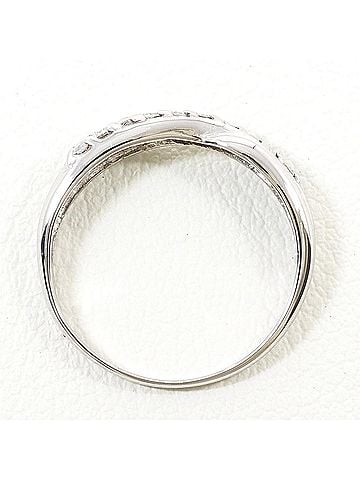 Unbranded 18K (18-karat white gold) ring with 0.10ct diamond, total weight 1.2g, like new. (view 2)