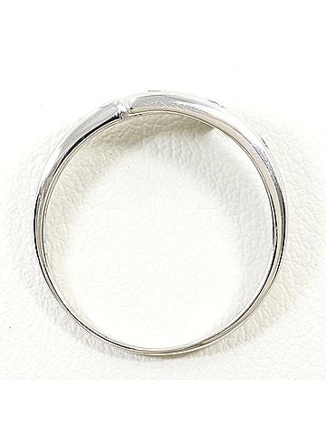 Unbranded 18K (18-karat white gold) ring, 1 diamond (0.10ct), total weight 1.7g, like new. (view 2)