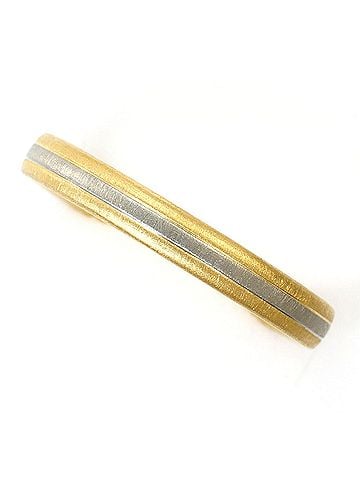 Unbranded 18K (18-karat) Yellow Gold Ring, Total Weight 4.4g, Like New. (view 1)