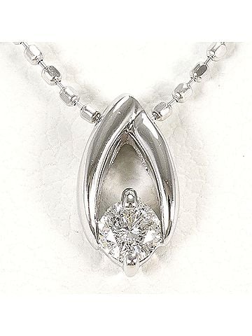Unbranded 18K (18-karat white gold) necklace with 0.10ct diamond, total weight 1.7g, 40cm length, like new condition. (view 1)