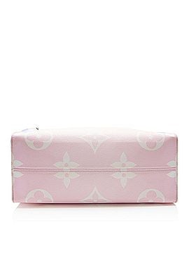 Louis Vuitton Louis Vuitton Giant Monogram Canvas Escale Onthego GM Tote (view 2)