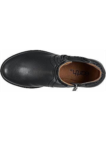 Earth Shoes Women's Nika Bootie in Black (view 2)