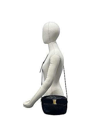 Salvatore Ferragamo Salvatore Ferragamo Vara Ribbon Hardware Leather Shoulder Bag Pouch Black 92404 (view 2)