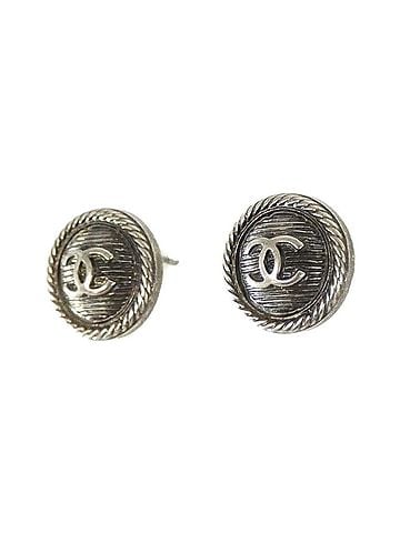 Chanel Chanel 58725 Earrings (view 2)