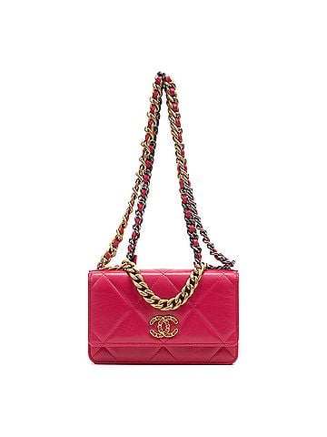 Chanel 19 Wallet on Chain Small (view 1)