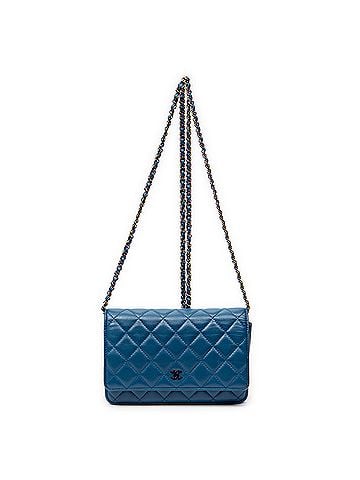 Chanel Classic Wallet on Chain  (view 1)