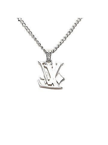 Louis Vuitton Louis Vuitton Monogram Low Chain Necklace MO2254 Silver Metal Pendant for Women LOUIS VUITTON (view 2)