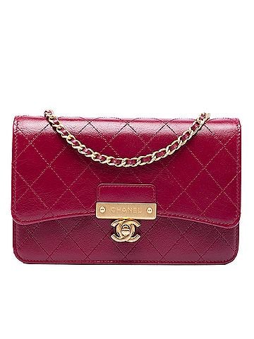 Chanel Stitched Goatskin Golden CC Wallet On Chain (view 1)