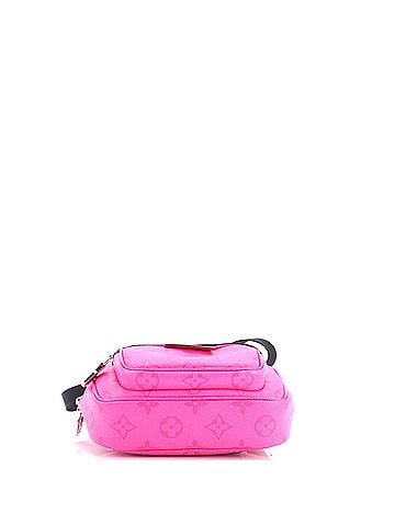 Louis Vuitton Outdoor Pouch Monogram Taigarama (view 2)