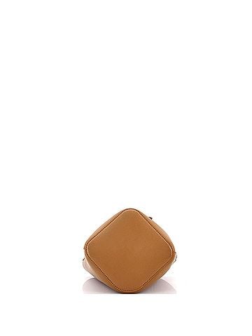 Loewe Pebble Bucket Bag Leather (view 2)