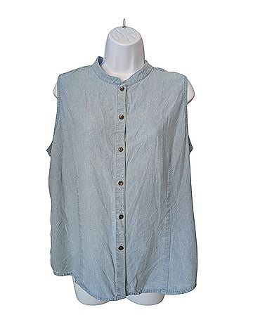 Liz Claiborne Sleeveless Button-Down Shirt (view 1)