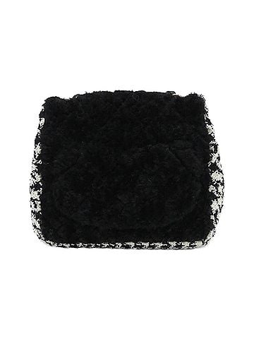 Chanel Chanel AS1934 Shoulder Bag (view 2)