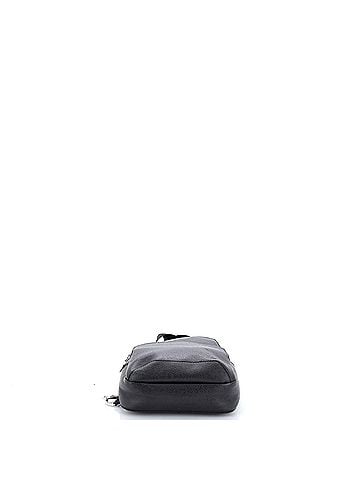 Louis Vuitton Avenue Sling Bag Taiga Leather (view 2)