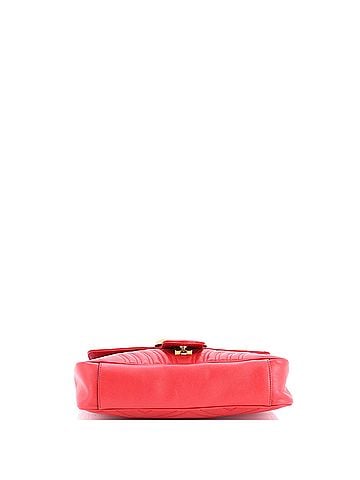Gucci GG Marmont Flap Bag Matelasse Leather Medium (view 2)