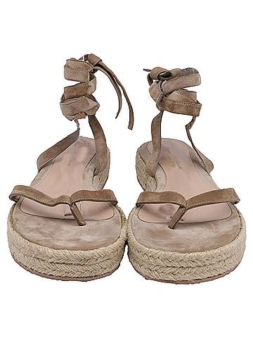 Gianvito Rossi Gianvito Rossi Yasmine Embellished Raffia-Trimmed Sandals in Brown Suede (view 2)