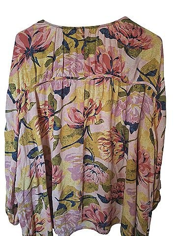 Terra & Sky Terra&Sky  Short Sleeve Blouse (view 2)