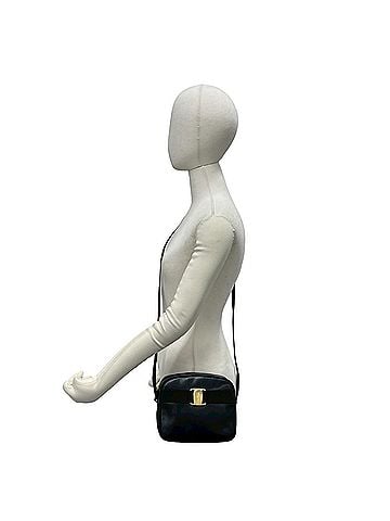 Salvatore Ferragamo Salvatore Ferragamo Vintage Vara Ribbon Hardware Leather Shoulder Bag Black 03279 (view 2)