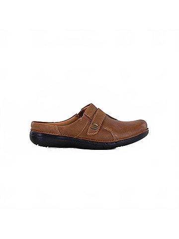 Clarks Women's Un Loop Ease Slip On Shoes (view 1)
