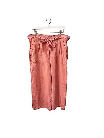Tularosa Linen Blend Cropped Pants Casual Pants (view 1)