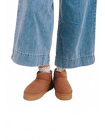 Chinese Laundry Women's Yarroh Corduroy Mini Boot (view 2)