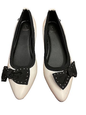 Simply Vera Vera Wang Flats (view 2)