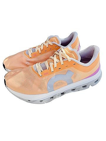 On cloudflow 5 Sneakers (view 1)